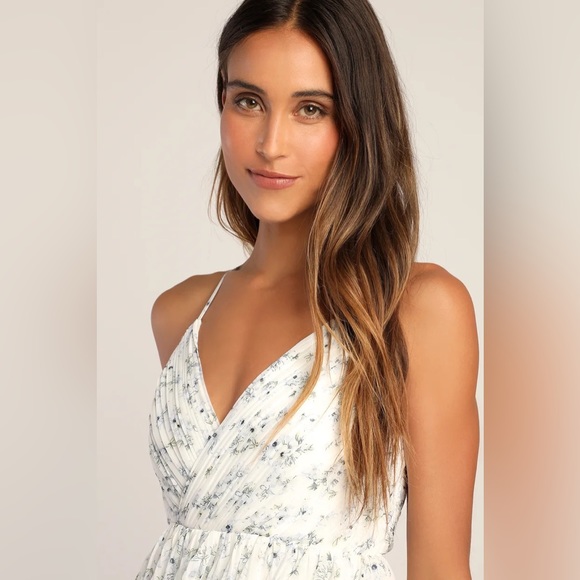 NWOT Lulus Petal Party White Floral Print Plisse Surplice Midi Dress - Picture 14 of 14